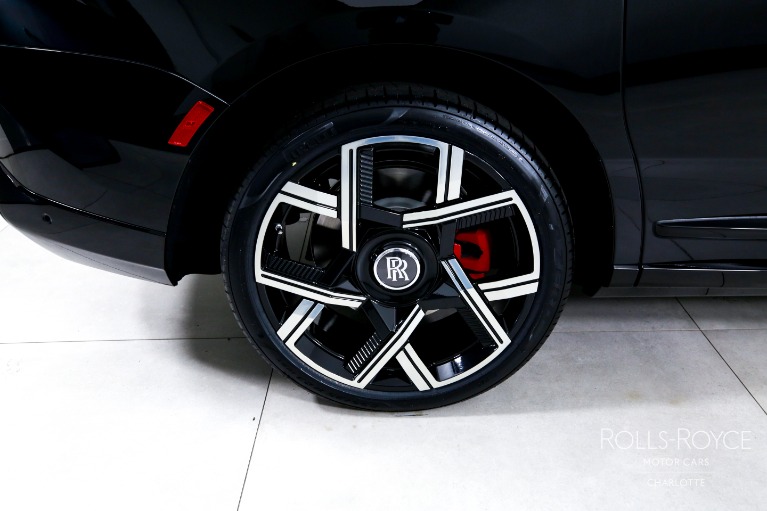 New-2027-Rolls-Royce-Black-Badge-Cullinan