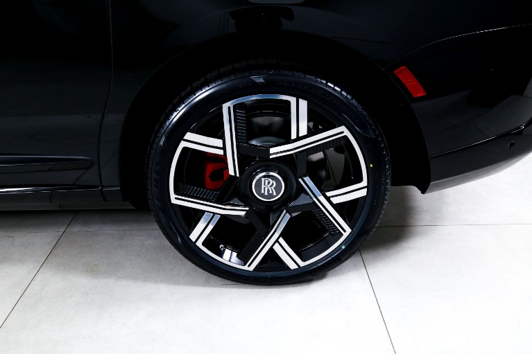 New-2027-Rolls-Royce-Black-Badge-Cullinan