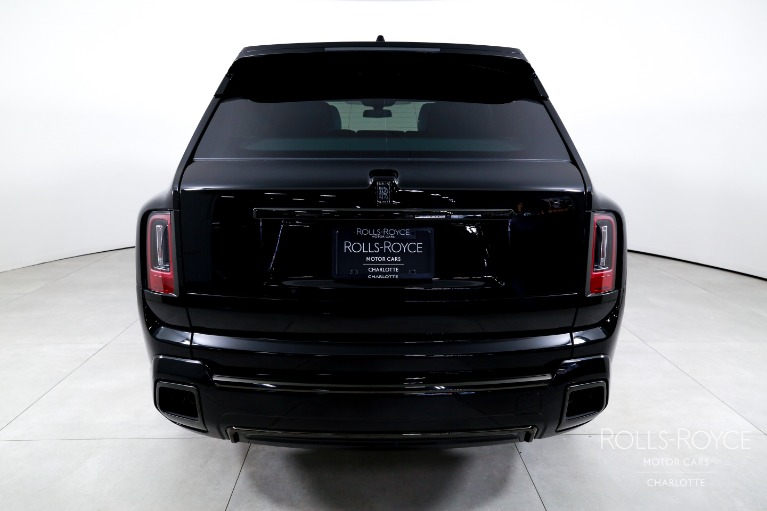New-2027-Rolls-Royce-Black-Badge-Cullinan