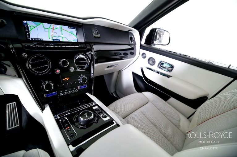 Used-2021-Rolls-Royce-Black-Badge-Cullinan