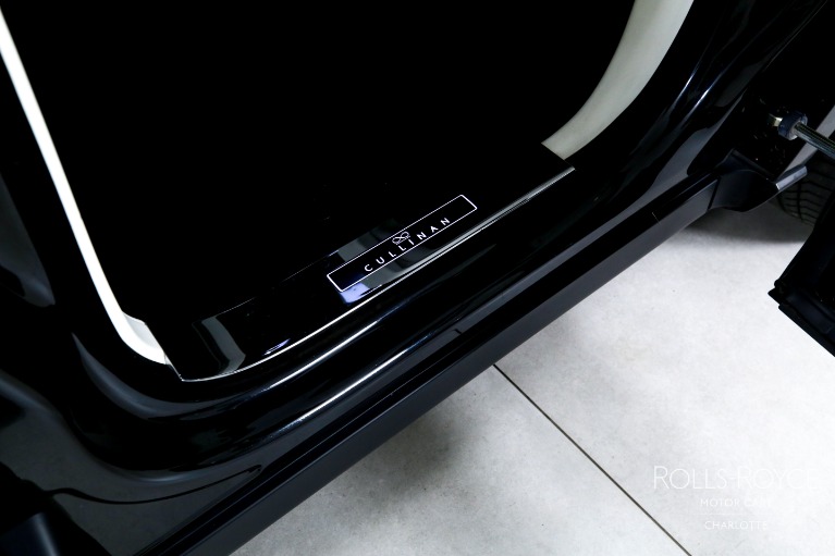 Used-2021-Rolls-Royce-Black-Badge-Cullinan