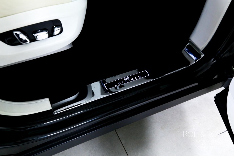 Used-2021-Rolls-Royce-Black-Badge-Cullinan