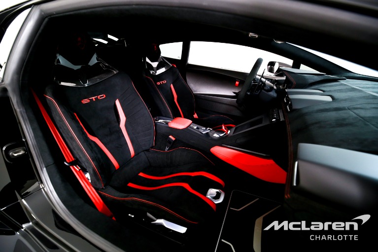 Used-2022-Lamborghini-Huracan-STO