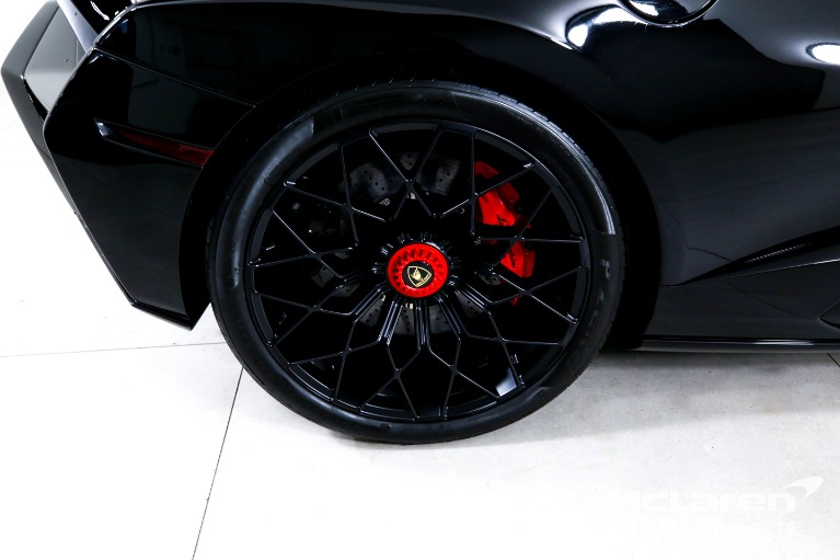 Used-2022-Lamborghini-Huracan-STO
