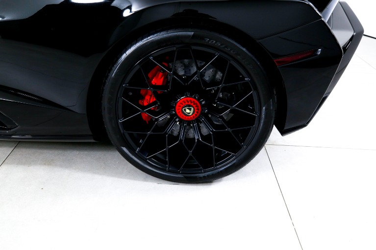 Used-2022-Lamborghini-Huracan-STO
