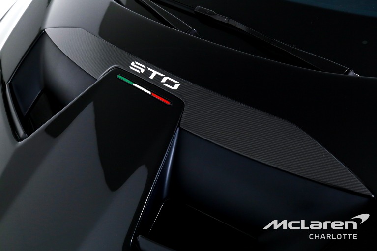 Used-2022-Lamborghini-Huracan-STO