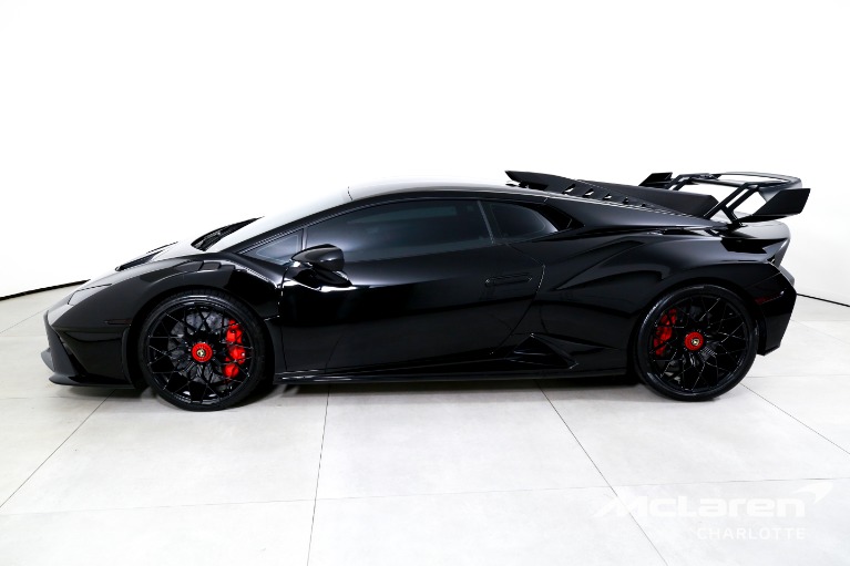 Used-2022-Lamborghini-Huracan-STO