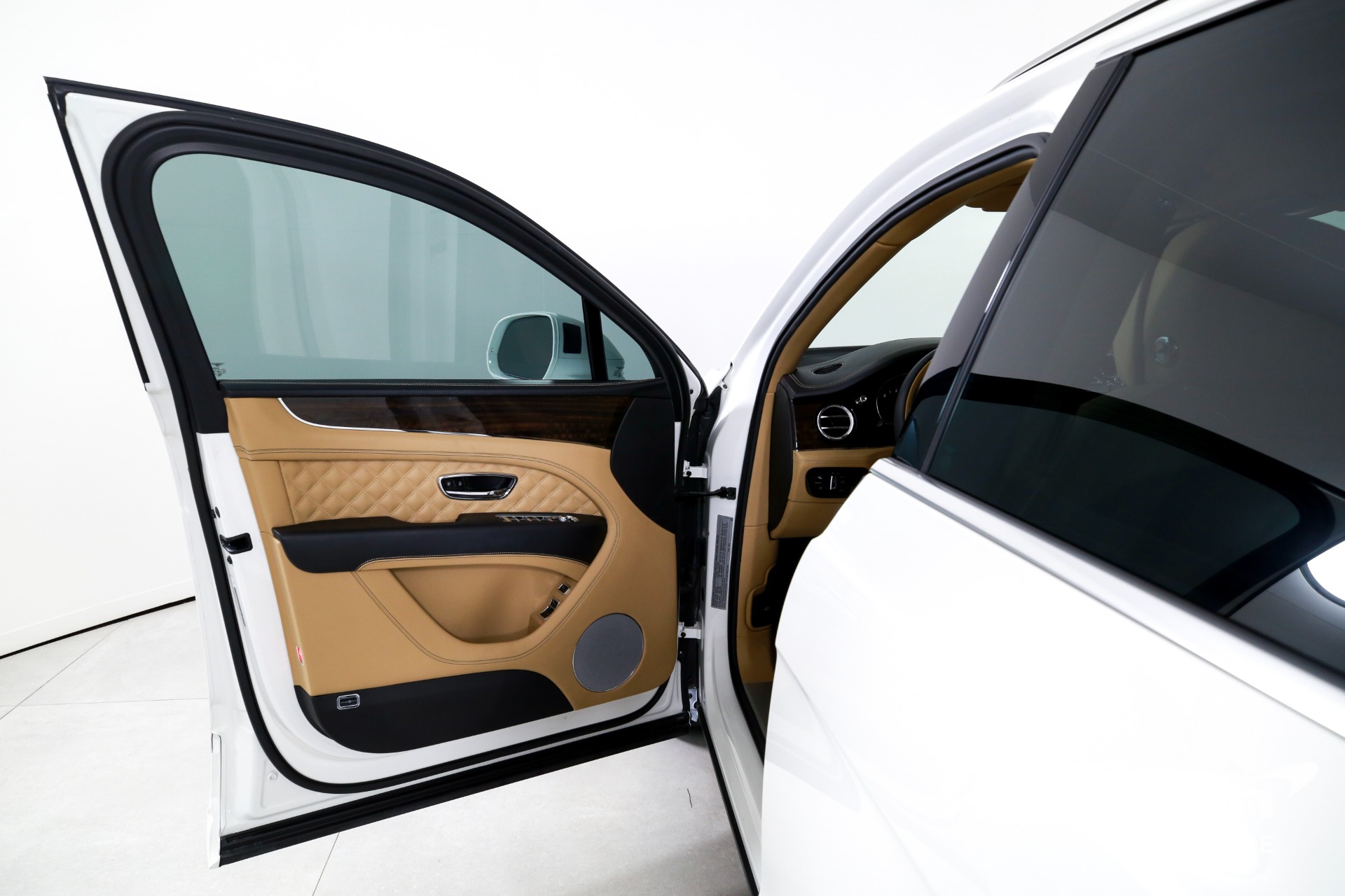 Used 2021 Bentley Bentayga Hybrid | Charlotte, NC