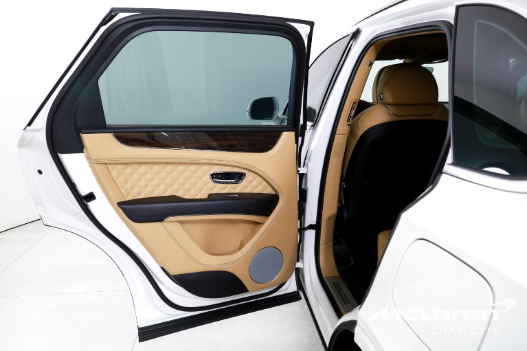 Used-2021-Bentley-Bentayga-Hybrid