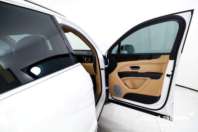 Used-2021-Bentley-Bentayga-Hybrid