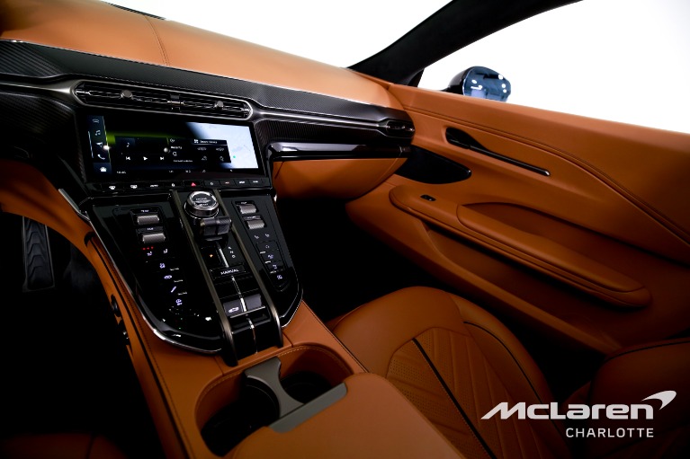 Used-2026-Aston-Martin-Vantage-S-Roadster