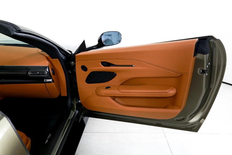 Used-2026-Aston-Martin-Vantage-S-Roadster