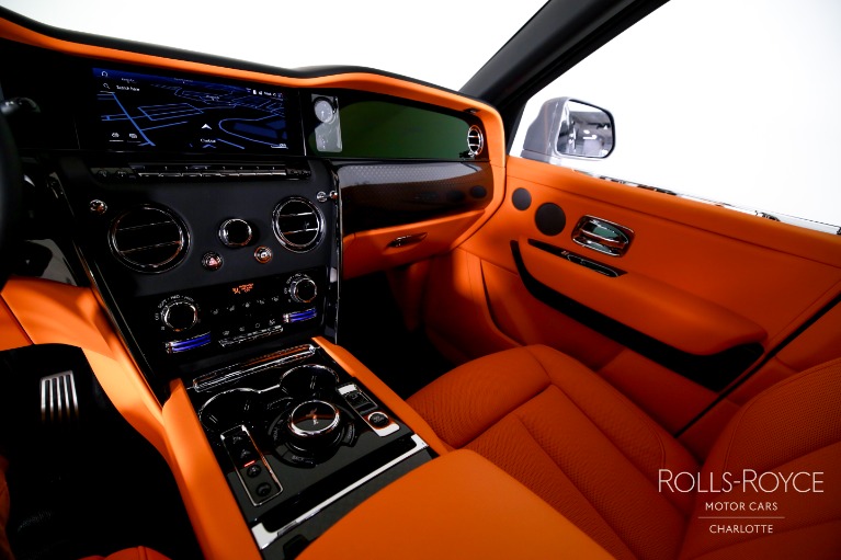 New-2027-Rolls-Royce-Black-Badge-Cullinan