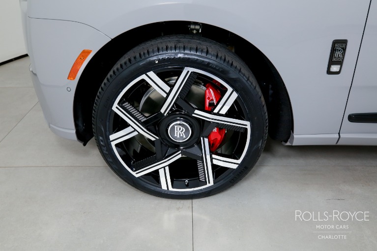 New-2027-Rolls-Royce-Black-Badge-Cullinan