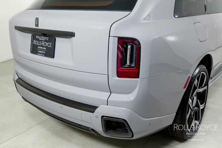 New-2027-Rolls-Royce-Black-Badge-Cullinan