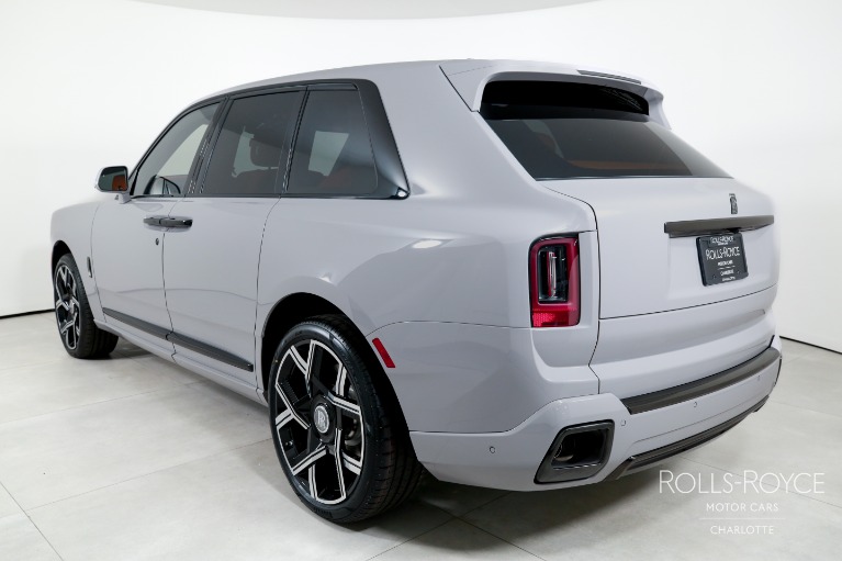 New-2027-Rolls-Royce-Black-Badge-Cullinan