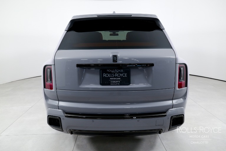 New-2027-Rolls-Royce-Black-Badge-Cullinan