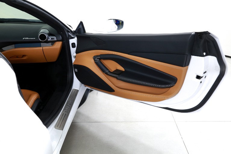 Used-2023-Ferrari-F8-Spider