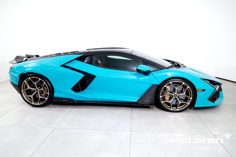 Used-2025-Lamborghini-Revuelto
