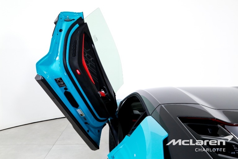 Used-2025-Lamborghini-Revuelto