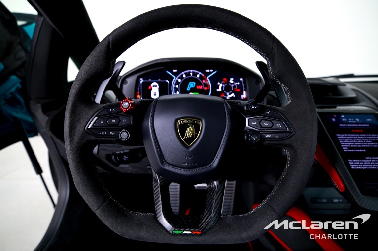 Used-2025-Lamborghini-Revuelto