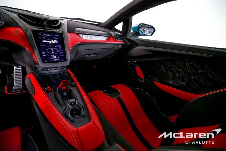 Used-2025-Lamborghini-Revuelto