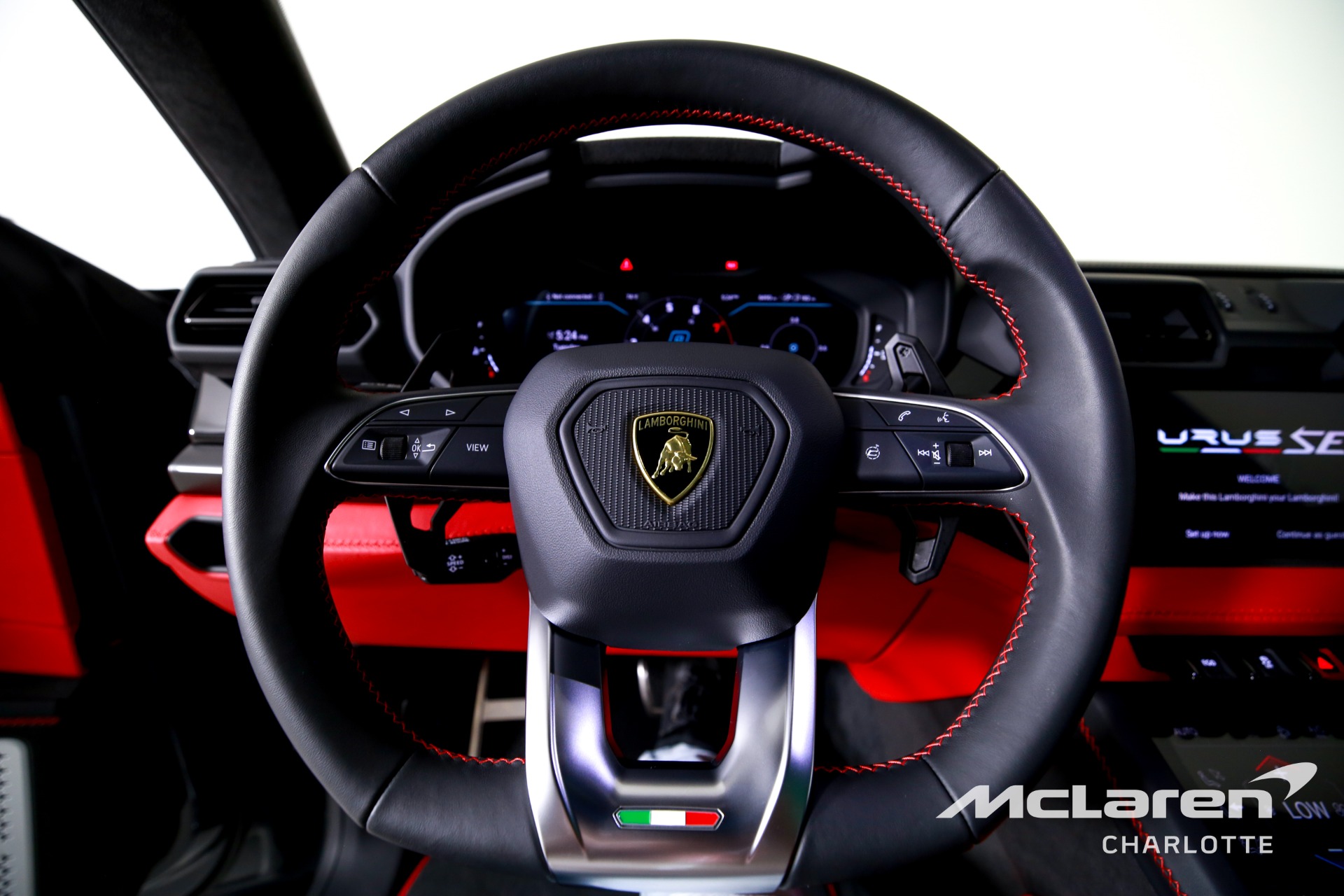 Used 2025 Lamborghini Urus SE | Charlotte, NC