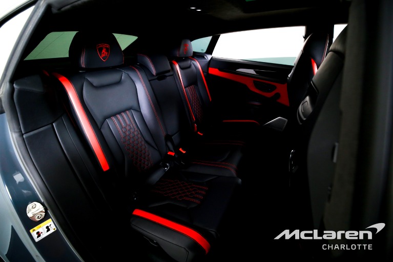 Used-2025-Lamborghini-Urus-SE