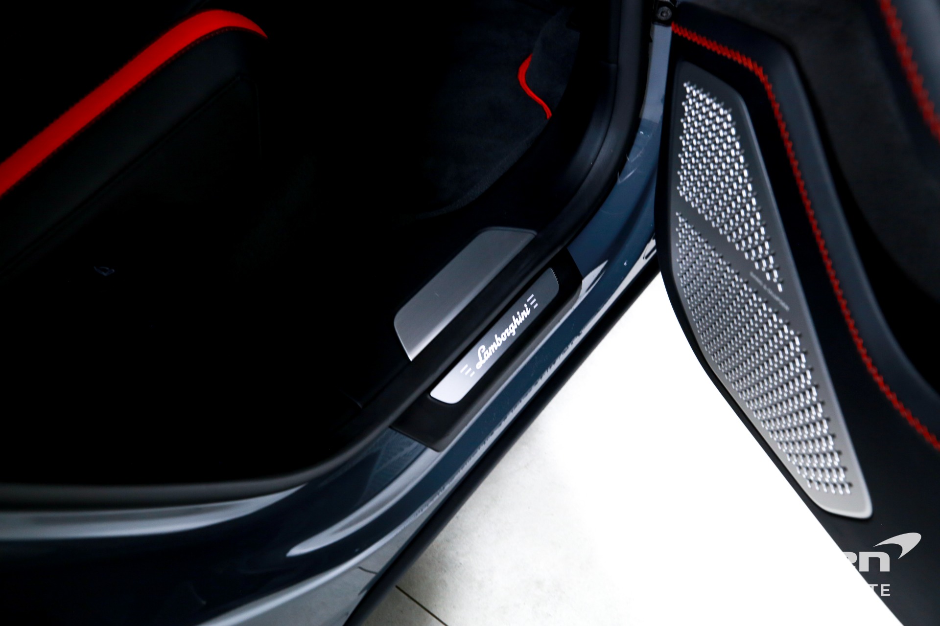 Used 2025 Lamborghini Urus SE | Charlotte, NC