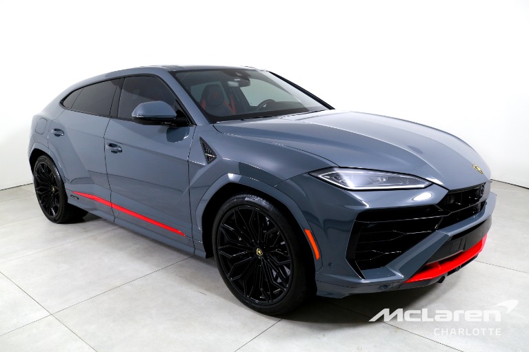 Used-2025-Lamborghini-Urus-SE