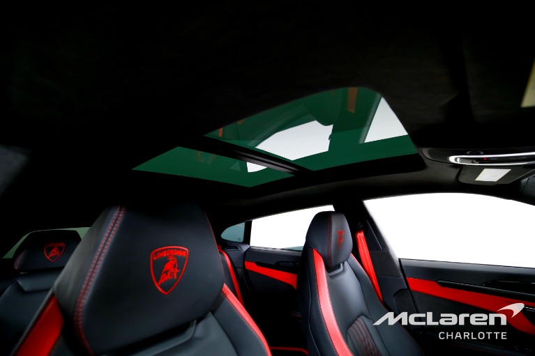 Used-2025-Lamborghini-Urus-SE
