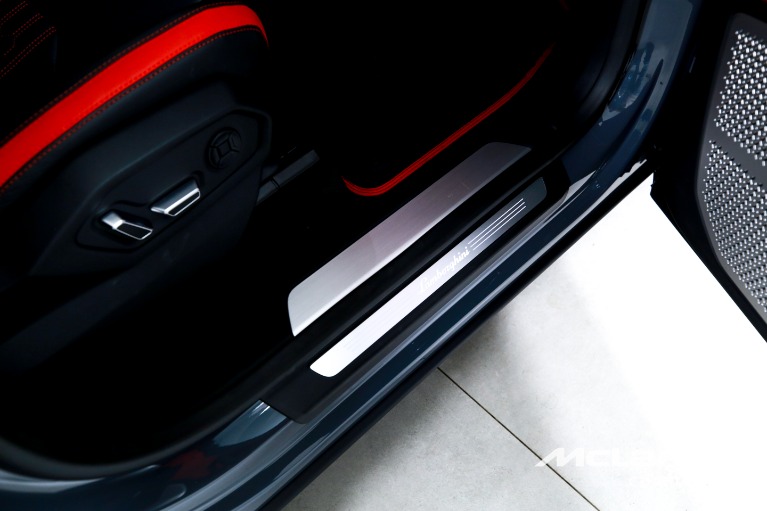 Used-2025-Lamborghini-Urus-SE
