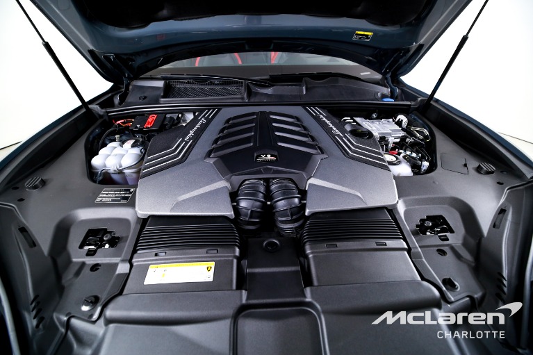Used-2025-Lamborghini-Urus-SE