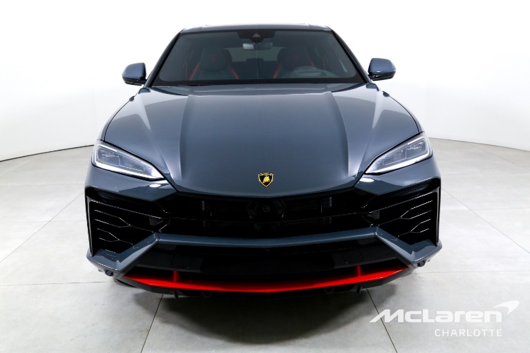 Used-2025-Lamborghini-Urus-SE