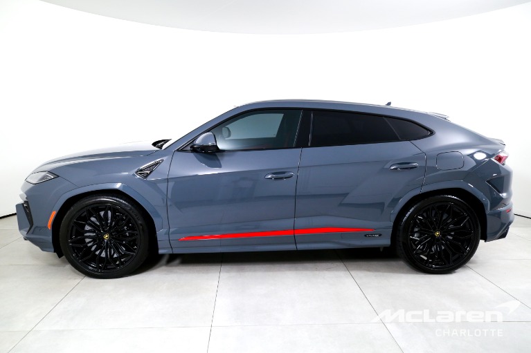 Used-2025-Lamborghini-Urus-SE