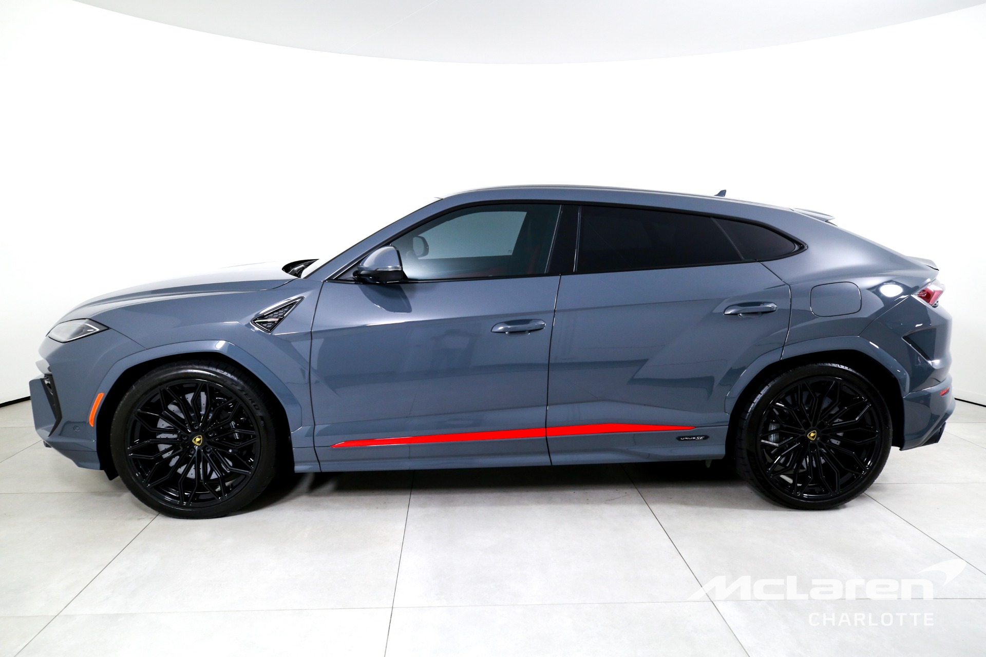 Used 2025 Lamborghini Urus SE | Charlotte, NC