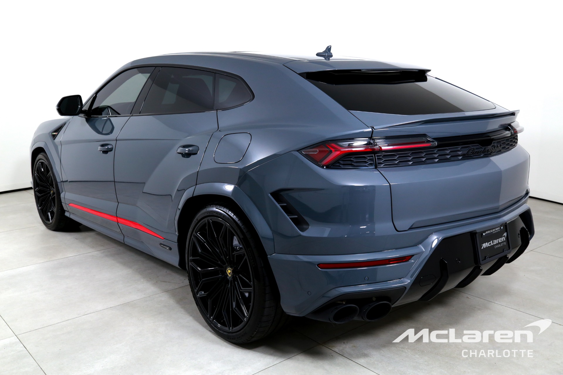 Used 2025 Lamborghini Urus SE | Charlotte, NC