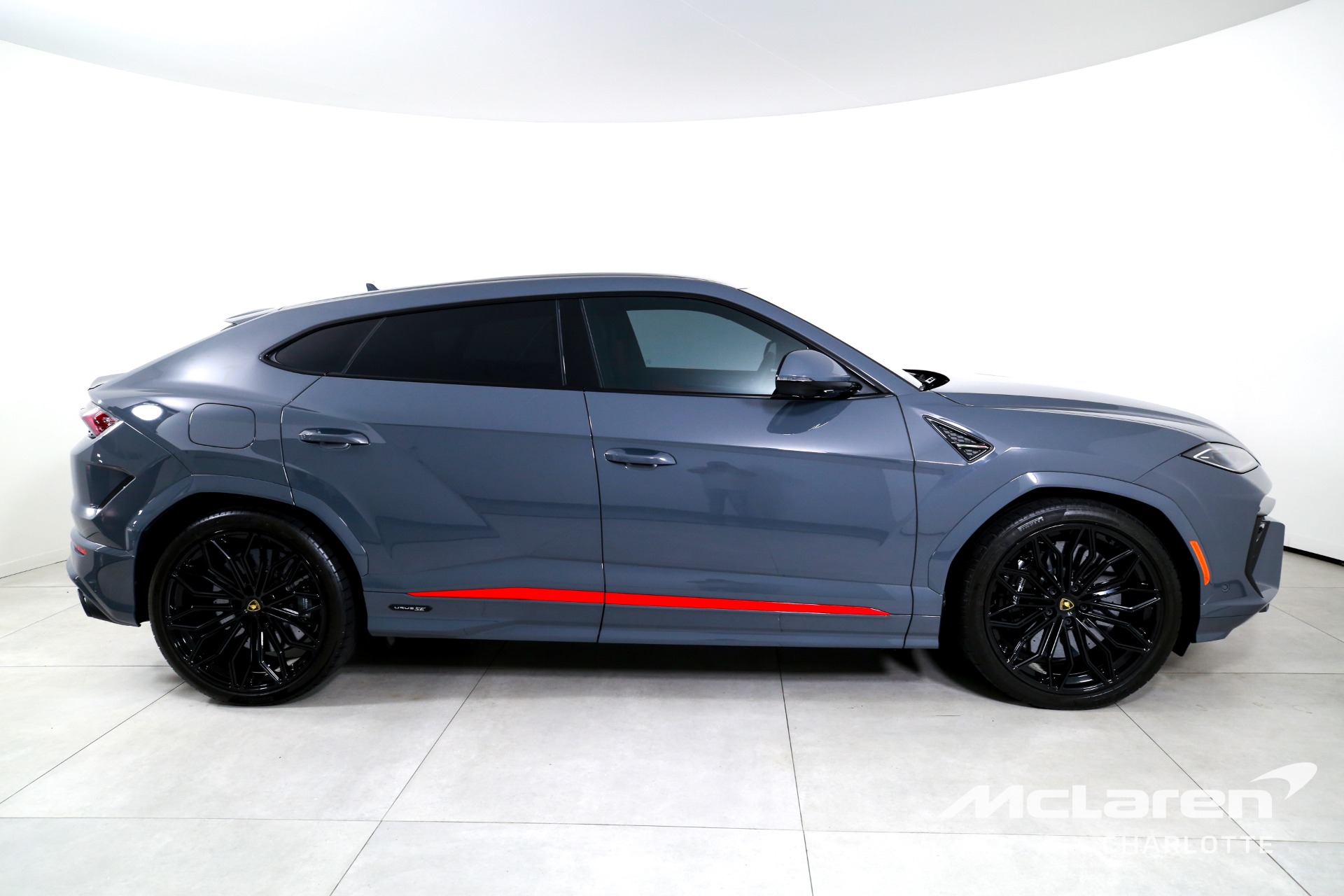 Used 2025 Lamborghini Urus SE | Charlotte, NC