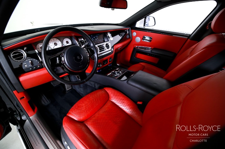 Used-2019-Rolls-Royce-Ghost