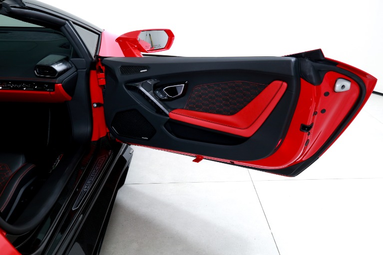 Used-2020-Lamborghini-Huracan-EVO-Spyder