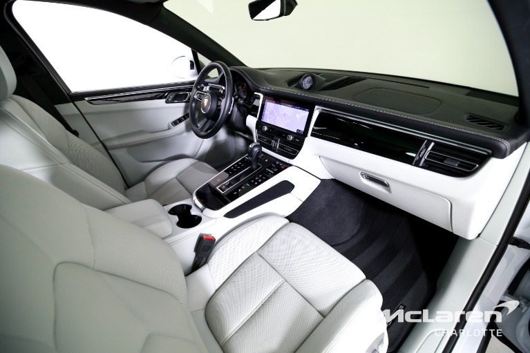 Used-2024-Porsche-Macan