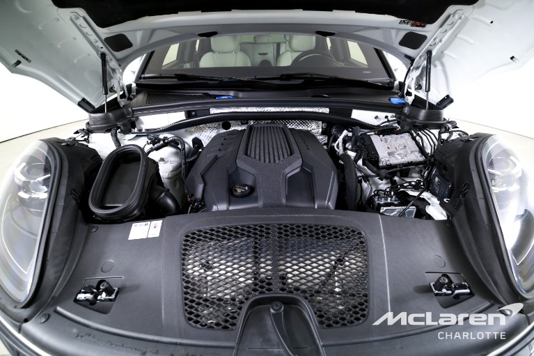 Used-2024-Porsche-Macan