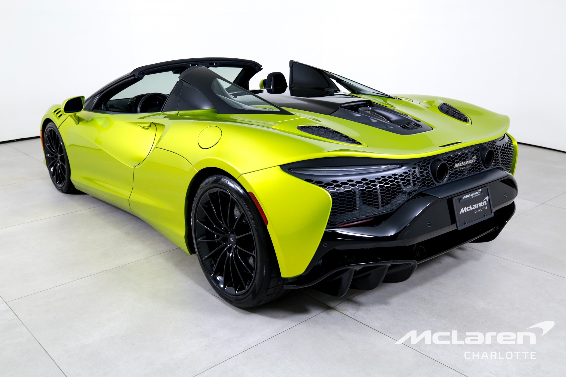 Used 2025 McLaren Artura Spider  | Charlotte, NC