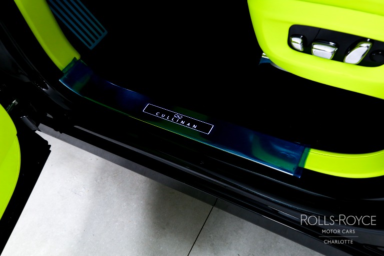 New-2027-Rolls-Royce-Black-Badge-Cullinan