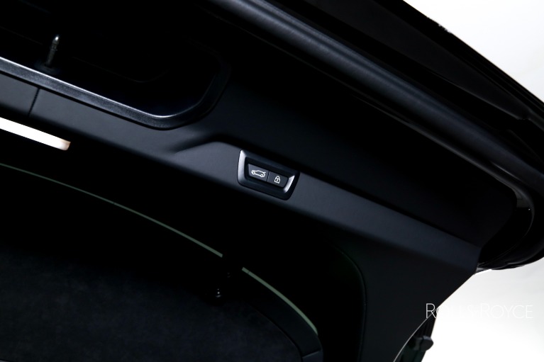 New-2027-Rolls-Royce-Black-Badge-Cullinan