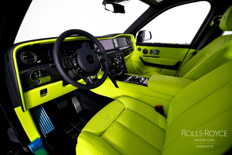 New-2027-Rolls-Royce-Black-Badge-Cullinan