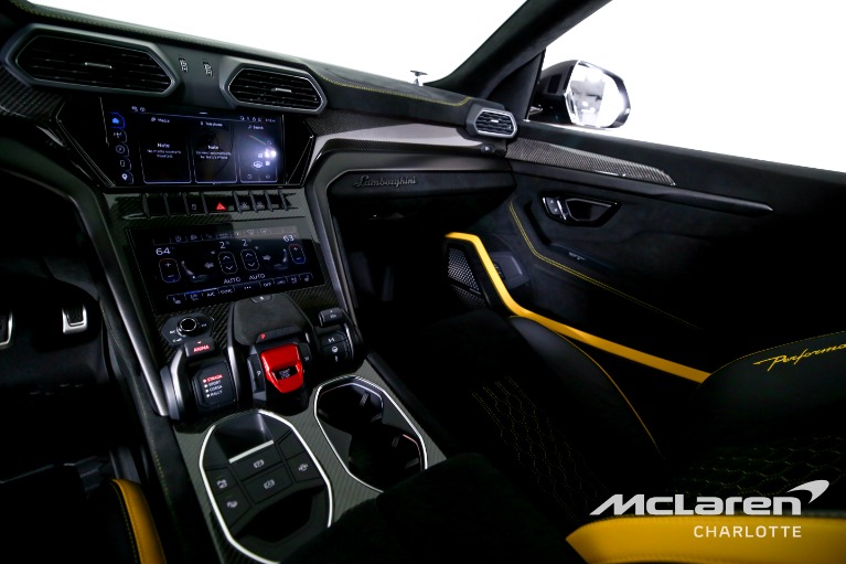 Used-2024-Lamborghini-Urus-Performante