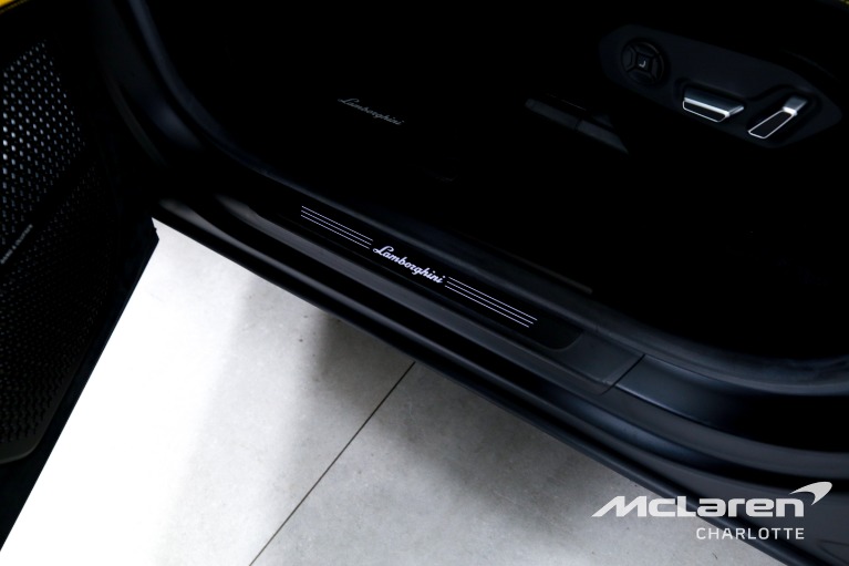 Used-2024-Lamborghini-Urus-Performante