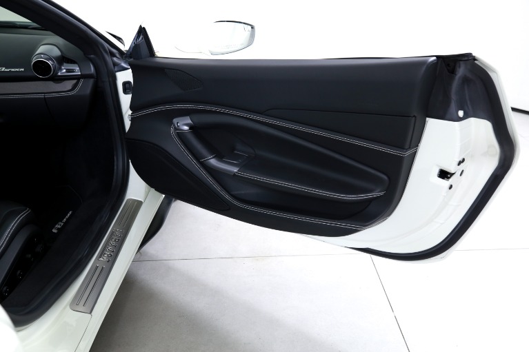 Used-2022-Ferrari-F8-Spider