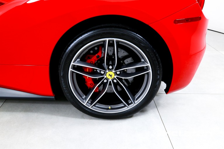 Used-2019-Ferrari-488-Spider